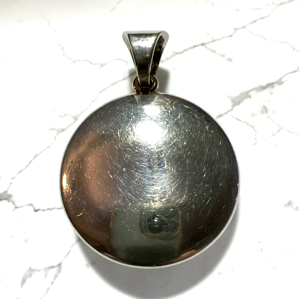 Silpada Sterling Silver Wavy Disc Pendant (Model S1123)